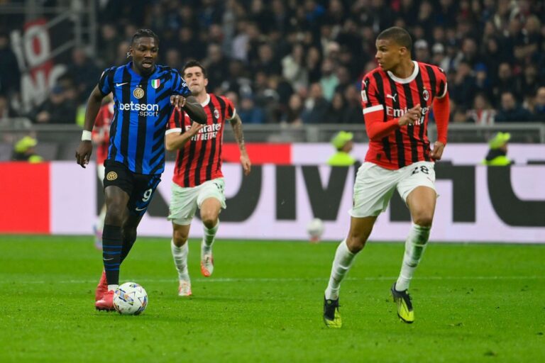 Milan e Inter empataron a 1 en la ida de las semifinales de la Coppa Italia 2024-25