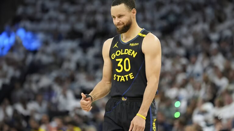 Stephen Curry sufrió una lesión: ¿cuántos partidos de los playoffs se perderá?