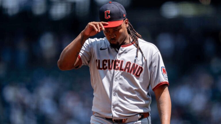 Extienden licencia a Luis Ortiz por investigación por apuestas