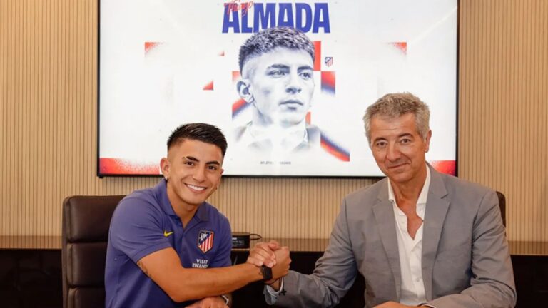 Thiago Almada firmó con el Atlético de Madrid hasta 2030