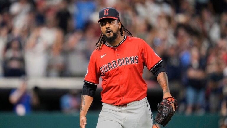 Emmanuel Clase fue puesto bajo licencia administrativa: descubre por qué