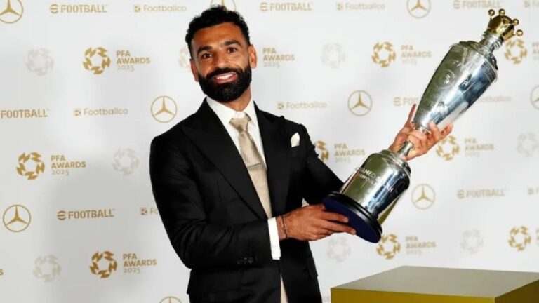 Mohamed Salah gana premio PFA a Jugador del Año por tercera vez
