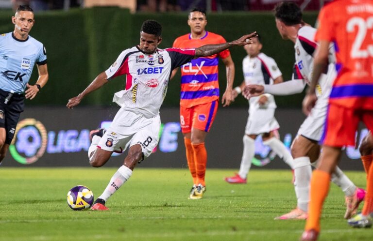 Academia Puerto Cabello se mantiene dentro de la clasificación en el FutVE