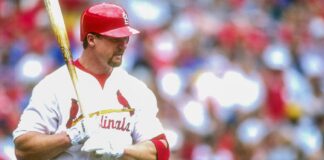 Hace 26 años, Mark McGwire conectó el jonrón 500 de su carrera Hace 26 años, Mark McGwire conectó el jonrón 500 de su carrera