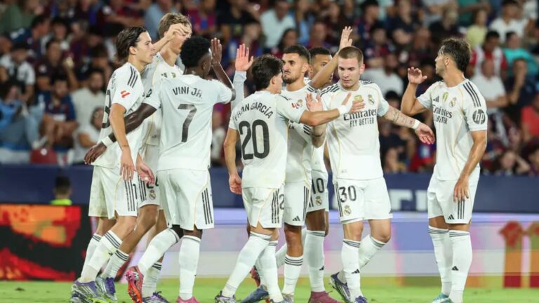 El Real Madrid golea 4-1 al Levante y sigue líder de LaLiga