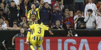 Real Oviedo remonta 2-1 al Valencia con el debut goleador de Rondón en LaLiga Gol de Rondón le da el triunfo al Real Oviedo ante Valencia