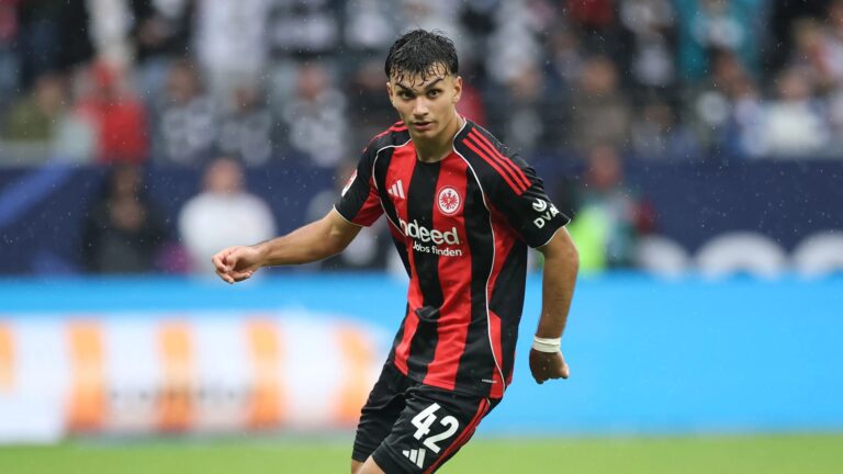 Can Uzun, del Frankfurt, despierta interés de la Premier League