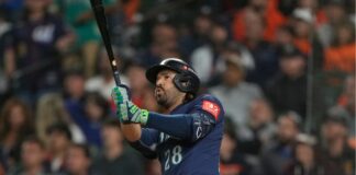 Juego 3 de la SDLA: Seattle a un triunfo de la Serie de Campeonato de la Liga Americana Juego 3 de la SDLA: Seattle a un triunfo de la Serie de Campeonato de la Liga Americana