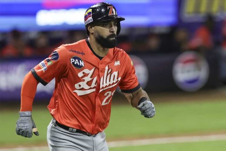 Zulia sacó provecho de los errores de La Guaira y los derrotó a domicilio