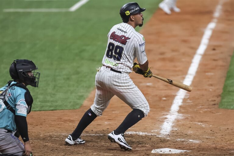 Leones del Caracas batalló para derrotar a Bravos de Margarita en el Monumental