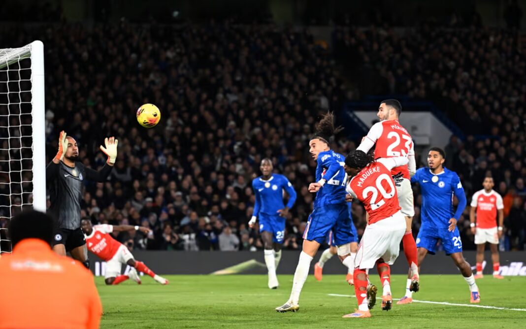 Premier League: el líder Arsenal sacó un punto ante el Chelsea en Stamford Bridge