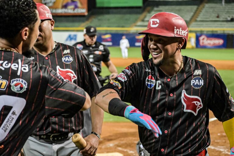 Cardenales de Lara barrió a Caribes de Anzoátegui en Puerto La Cruz y sube al segundo lugar de la tabla
