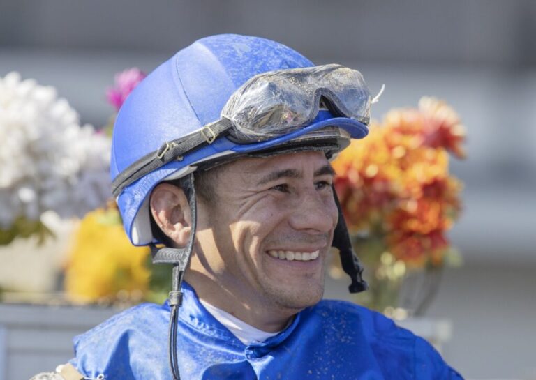 Venezolano Junior Alvarado nombrado jinete de la semana en EEUU