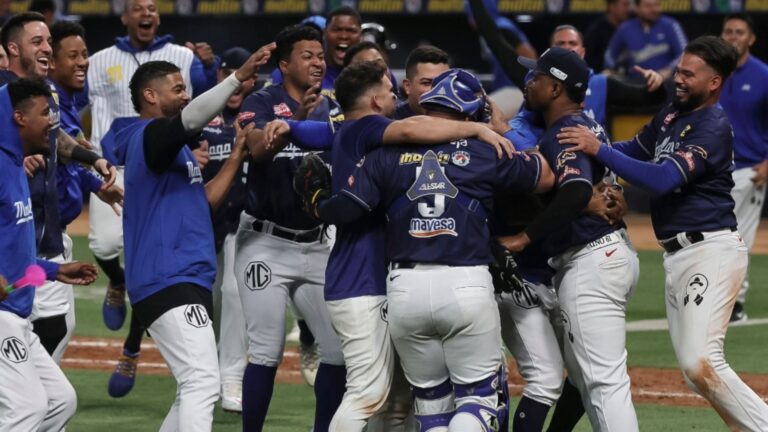¡A la gran final! Magallanes remonta y enfrentará a Caribes