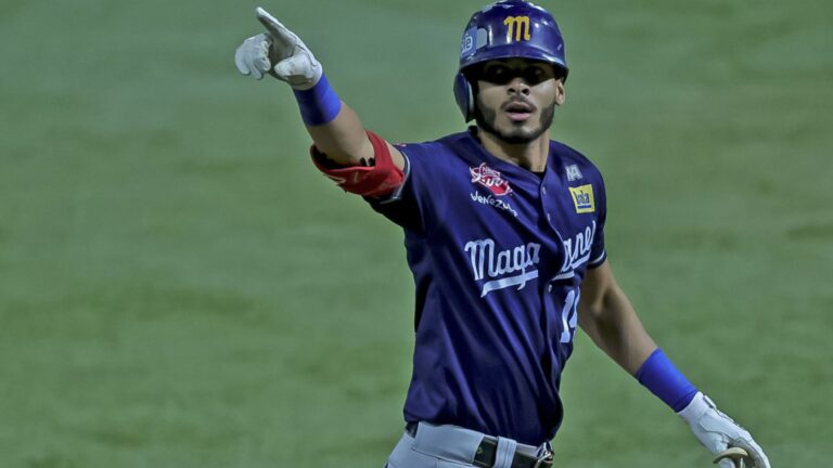 Magallanes se lleva el segundo juego de la Gran Final