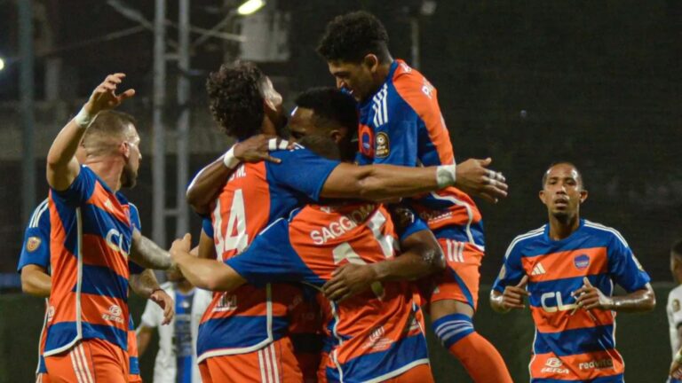 Academia Puerto avanza en penales a la Sudamericana