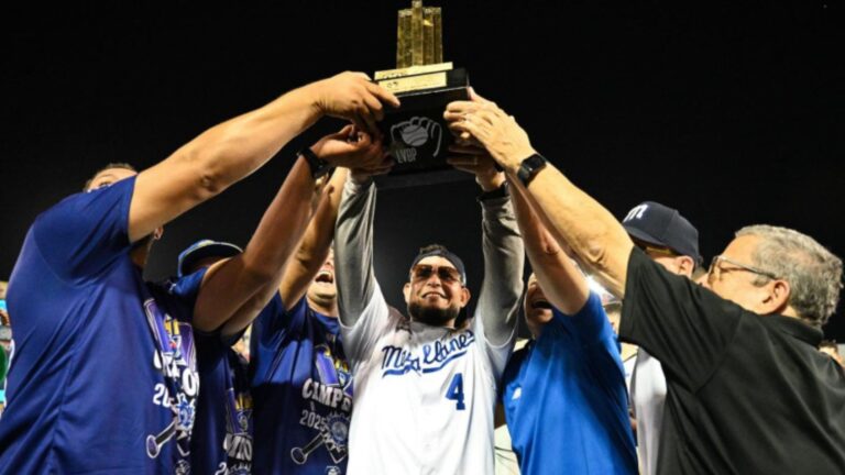 Yadier Molina seguirá como manager del Magallanes hasta 2028